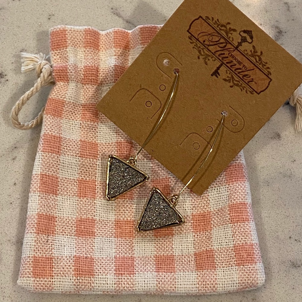 Plunder Raw Triangle Stone Earrings